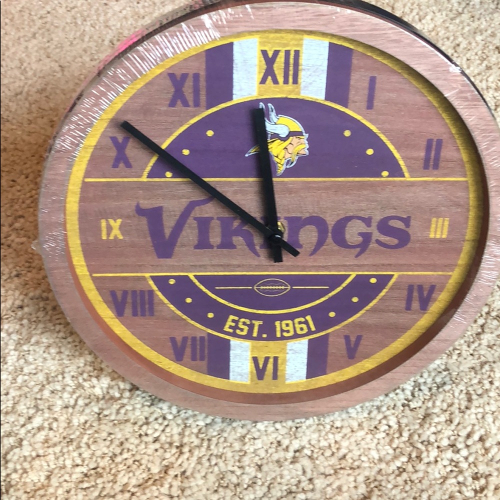 Vikings clock